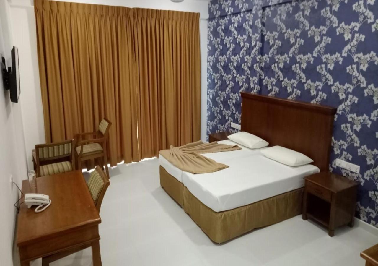 Garden Beach Hotel קלוטארה מראה חיצוני תמונה