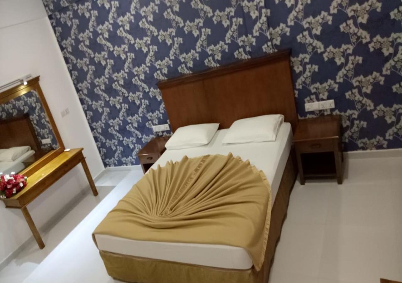 Garden Beach Hotel קלוטארה מראה חיצוני תמונה