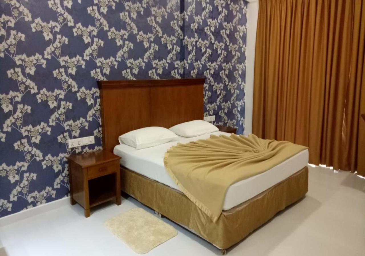Garden Beach Hotel קלוטארה מראה חיצוני תמונה