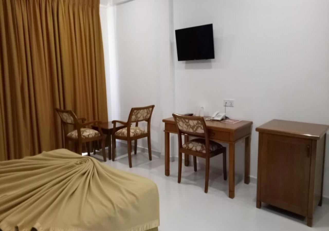 Garden Beach Hotel קלוטארה מראה חיצוני תמונה