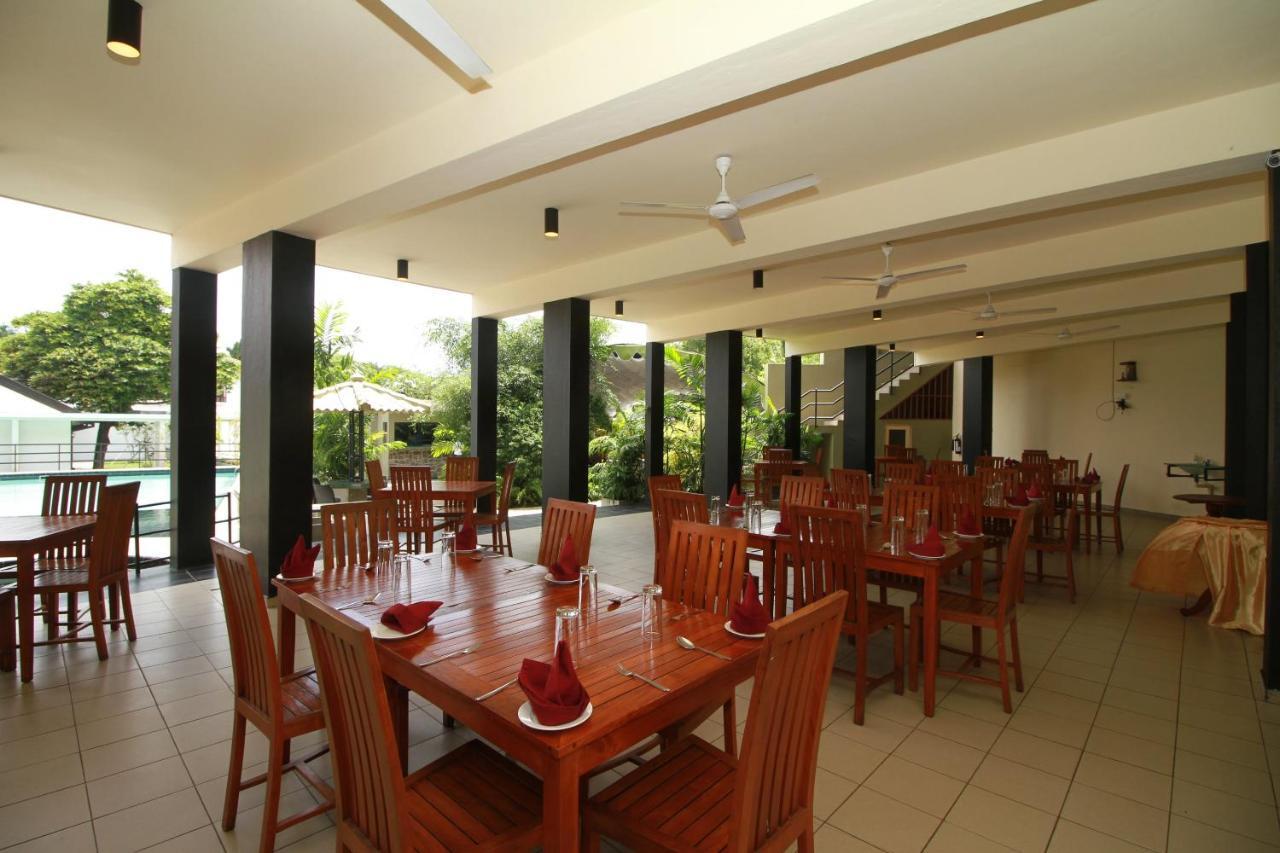 Garden Beach Hotel קלוטארה מראה חיצוני תמונה