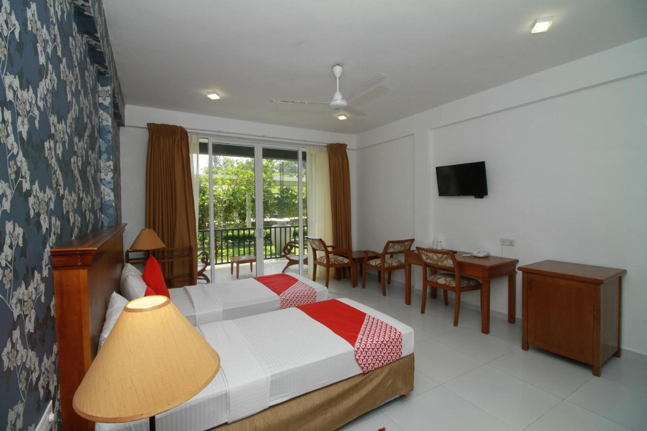 Garden Beach Hotel קלוטארה מראה חיצוני תמונה