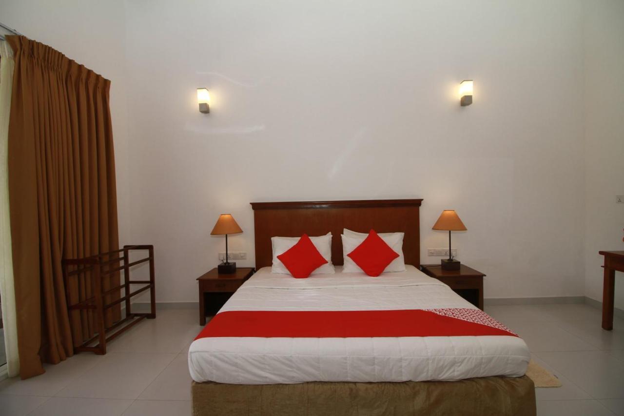 Garden Beach Hotel קלוטארה מראה חיצוני תמונה